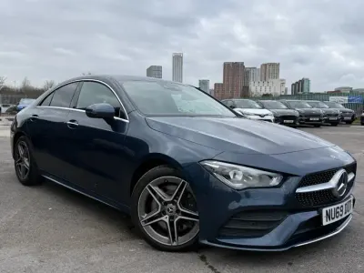 Usado Mercedes CLA220 AMG Line Premium 2019 Azul Sedan