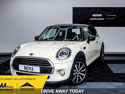 White Used 2018 Mini Cooper Hatch Hatchback | £8,249 (Fair price)