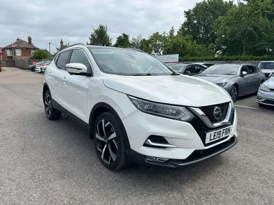 Used Nissan Qashqai Tekna 115 HP (84 kW) 2019 White SUV