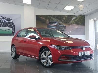 Usado VW Golf VIII Style 130 HP (95 kW) 2023 Vermelho Citadino