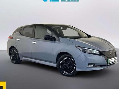 Begagnad Nissan Leaf Tekna 160 kW (218 HK) 2022 Grå Halvkombi