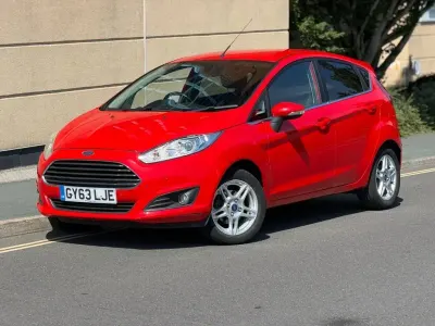 Used Ford Fiesta Zetec 125 HP (91 kW) 2013 Red Hatchback