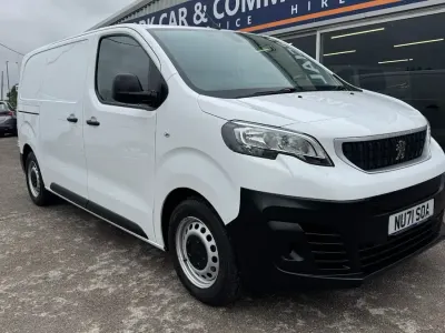 Used Peugeot e-Expert 100 kW (136 HP) 2021 White Van