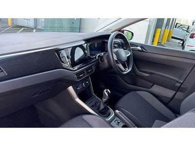 Usado VW Polo Life 95 HP (69 kW) 2024 Vermelho Citadino