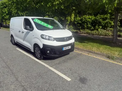 Used Vauxhall Vivaro S 100 HP (73 kW) 2020 White MPV