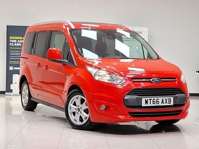 Used Ford Tourneo Titanium 120 HP (88 kW) 2017 Red Estate