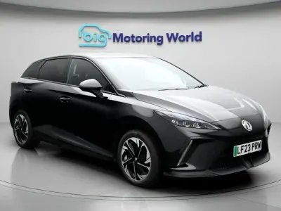 Używany MG MG4 EV Trophy 150 kW (204 KM) 2023 Czarny Hatchback