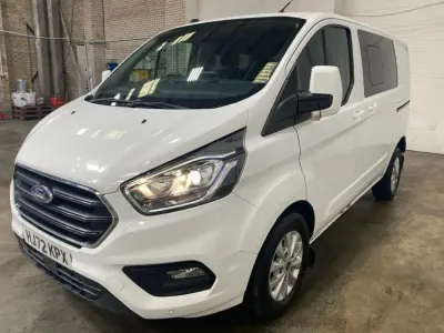 Käytetty Ford Transit Custom Limited 130 HP (95 kW) 2022 Valkoinen Van