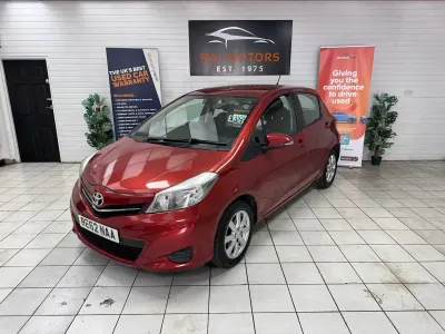 Used Toyota Yaris 69 HP (50 kW) 2012 Red Hatchback
