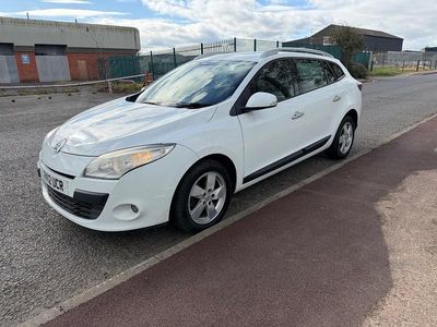 Used Renault Mégane GrandTour Dynamique 2012 White Estate
