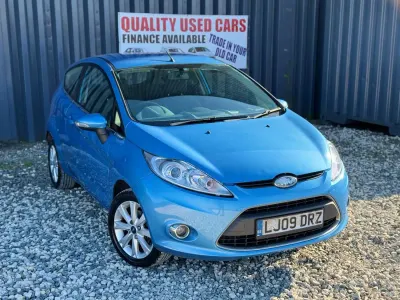 Usado Ford Fiesta Zetec 70 CV (51 kW) 2009 Azul Utilitario