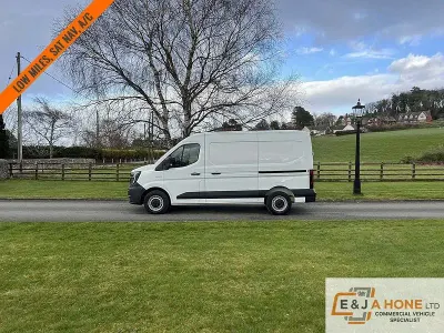 Used Renault Master 130 HP (95 kW) 2025 White MPV