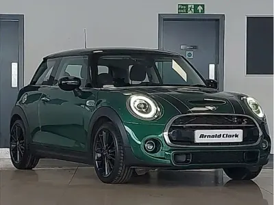 Used Mini Cooper S Classic 192 HP (141 kW) 2019 Green Hatchback