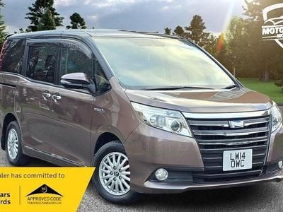Grey Used 2014 Toyota Noah MPV | £10,450 (Fair price)