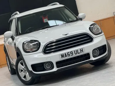 Begagnad Mini Cooper Classic 134 HK (98 kW) 2019 Vit Halvkombi