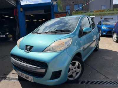 Used Peugeot 107 Envy 68 HP (50 kW) 2011 Blue Hatchback