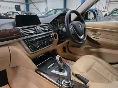 Used BMW 320 Luxury Line 2014 Melbourne red Sedan