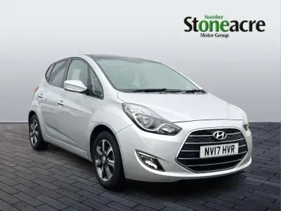 Used Hyundai ix20 Premium 88 HP (64 kW) 2017 Silver Hatchback