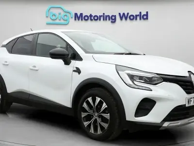 Used Renault Captur Evolution 145 HP (106 kW) 2023 White SUV