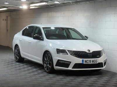 Begagnad Skoda Octavia vRS 2019 Vit Halvkombi