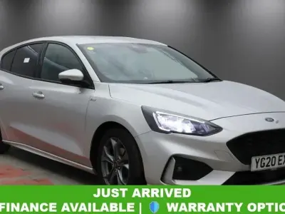 Używany Ford Focus ST-Line 125 KM (91 kW) 2020 Srebrny Hatchback