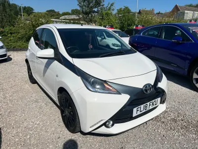 Used Toyota Aygo x-style 2018 White Hatchback