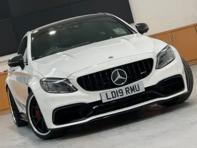 Begagnad Mercedes C63 AMG Premium Plus 500 HK (367 kW) 2019 Vit Sportkupé