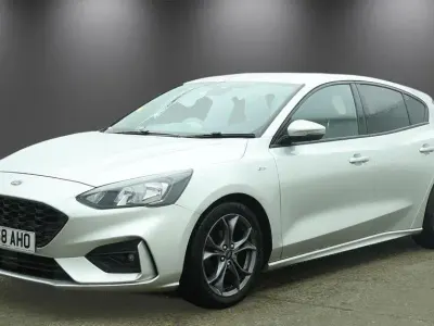 Gebraucht Ford Focus ST-Line 125 PS (91 kW) 2019 Silber Kleinwagen