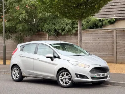 Used Ford Fiesta Zetec 82 HP (60 kW) 2015 Silver Hatchback