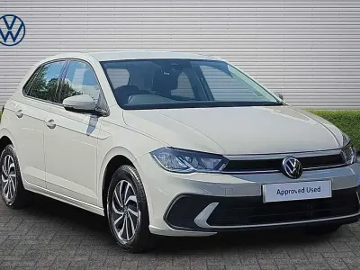 Begagnad VW Polo Life 95 HK (69 kW) 2024 Grå Halvkombi