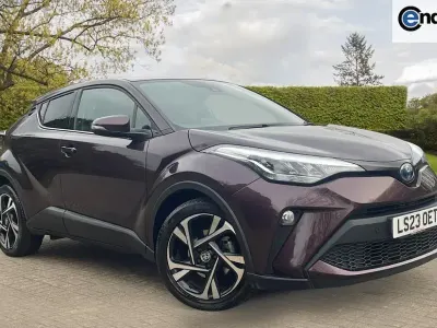 Used Toyota C-HR Design 122 HP (89 kW) 2023 Mauve/purple SUV