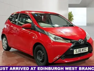 Used Toyota Aygo X-play 69 HP (50 kW) 2016 Red Hatchback