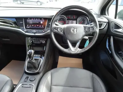 Used Vauxhall Astra Elite 200 HP (147 kW) 2019 Grey Hatchback