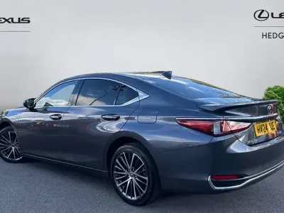 Gebraucht Lexus ES300H 214 PS (157 kW) 2024 Grau Limousine