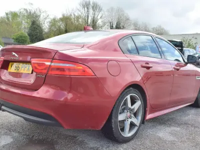 Used Jaguar XE R-Sport 180 HP (132 kW) 2016 Red Sedan