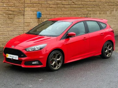 Used Ford Focus ST 185 HP (136 kW) 2016 Red Hatchback