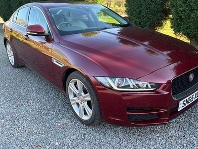 Used Jaguar XE Portfolio 241 HP (177 kW) 2015 Red Sedan