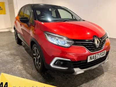 Usado Renault Captur Dynamique 110 HP (80 kW) 2017 Vermelho SUV