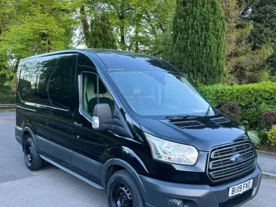 Usado Ford Transit 130 HP (95 kW) 2019 Preto Van