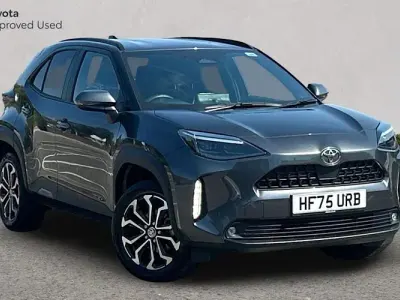 Used Toyota Yaris Cross Design 116 HP (85 kW) 2025 Grey SUV