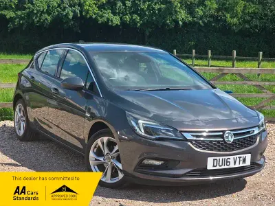 Used Vauxhall Astra SRi 105 HP (77 kW) 2016 Grey Hatchback
