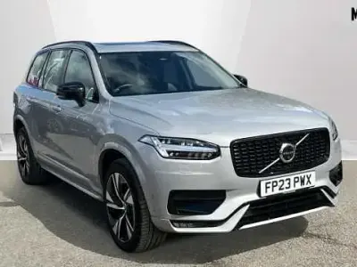 Używany Volvo XC90 Plus 235 KM (172 kW) 2023 Srebrny SUV