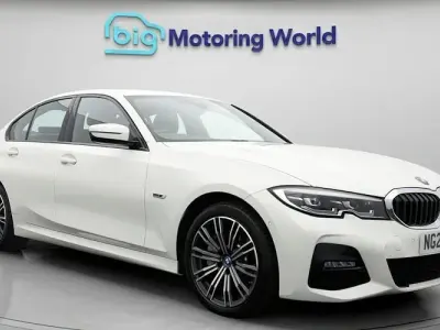 Begagnad BMW 330e M Sport 292 HK (214 kW) 2022 Vit Sedan