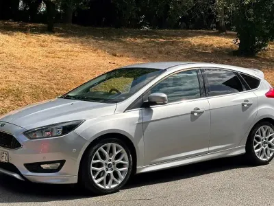 Used Ford Focus Zetec 125 HP (91 kW) 2016 Silver Hatchback