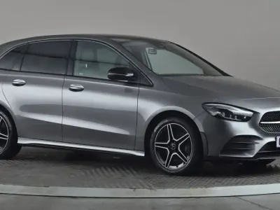 Usado Mercedes B250e AMG Line Premium Plus 2022 Cinzento Monovolume