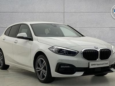 Used BMW 118 Sport Line 134 HP (98 kW) 2024 White Hatchback