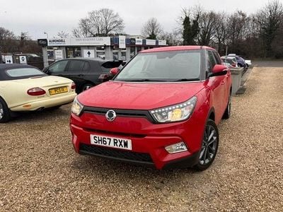 Used Ssangyong (KGM) Tivoli 128 HP (94 kW) 2017 White SUV