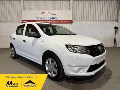Used Dacia Sandero Ambiance 90 HP (66 kW) 2013 White Hatchback