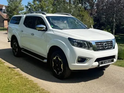 Używany Nissan Navara Tekna 190 KM (139 kW) 2020 Biały Pickup