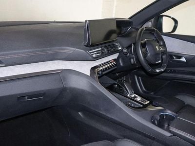 Used Peugeot 3008 Premium 179 HP (131 kW) 2021 Red SUV